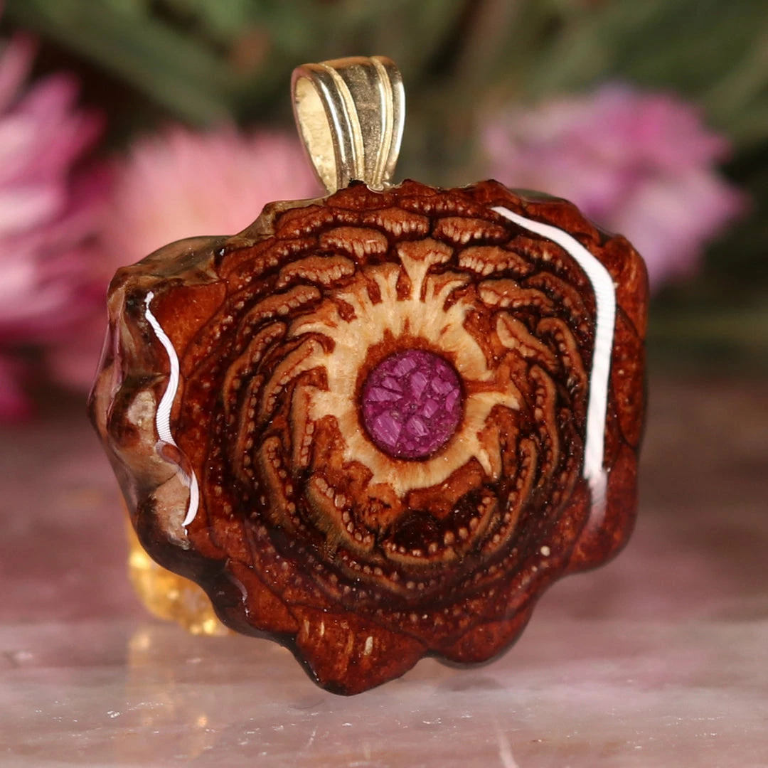 TEP Pendants Crushed Sugilite (Glows) 5 TEP Pendants Crushed Sugilite (Glows)