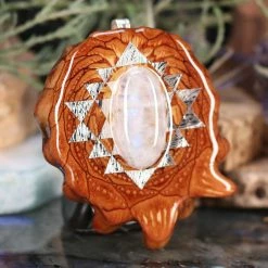 TEP Pendants Moonstone With Silver Sri Yantra