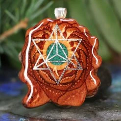 TEP Pendants Crushed Malachite (Glows) With Silver Merkaba