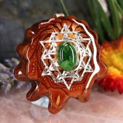 TEP Pendants Chrome Diopside With Silver 64 Star Tetrahedron