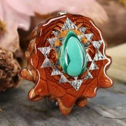 TEP Pendants Malachite With Silver Sri Yantra