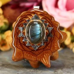 TEP Labradorite With Silver Sri Yantra