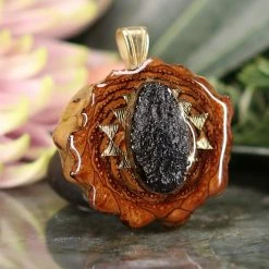 TEP Pendants Moldavite With Gold Sri Yantra