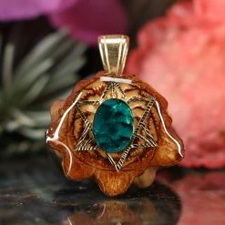 TEP Green Paua Shell With Gold Merkaba Pendants