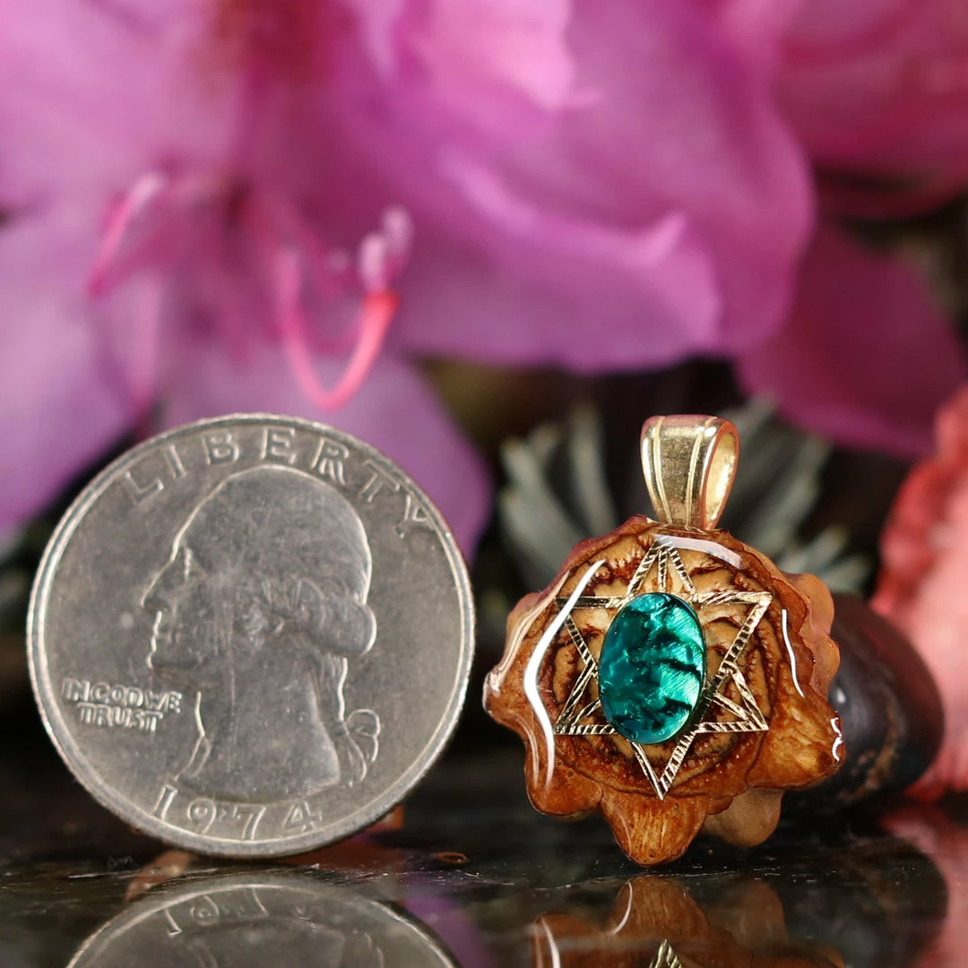 TEP Green Paua Shell With Gold Merkaba Pendants 4 TEP Green Paua Shell With Gold Merkaba Pendants