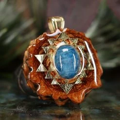 TEP Pendants Blue Apatite With Gold Sri Yantra