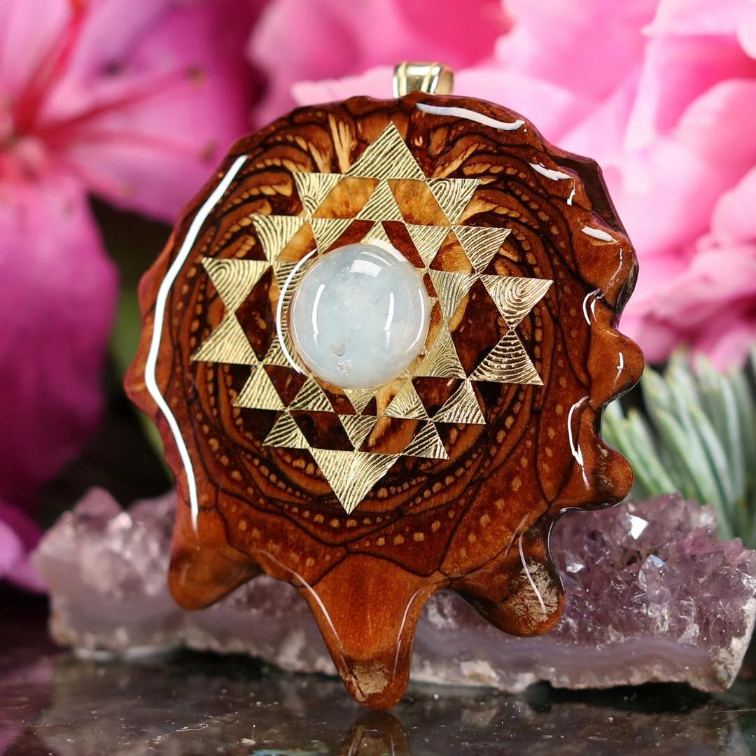 TEP Aquamarine With Gold Sri Yantra 4 TEP Aquamarine With Gold Sri Yantra