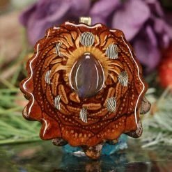 TEP Labradorite With Gold Moon Cycle